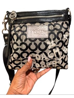 Coach Poppy Black and Gray Signature Crossbody Bag with Appliqué-Preowned